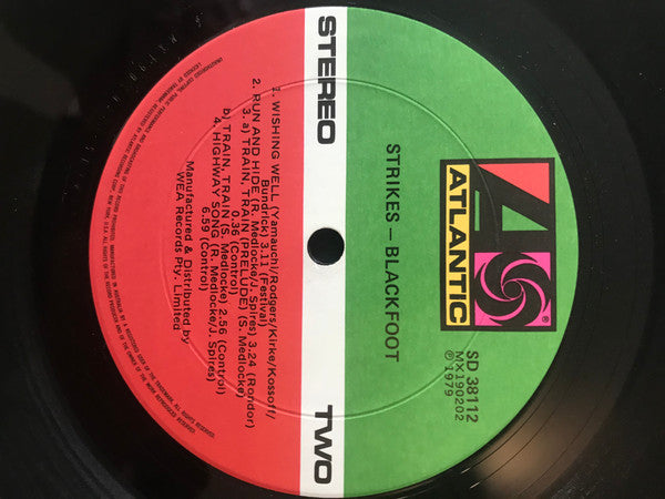 Blackfoot (3) : Strikes (LP, Album, SP)