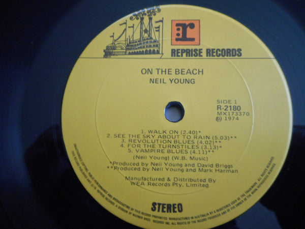 Neil Young : On The Beach (LP, Album, Gat)
