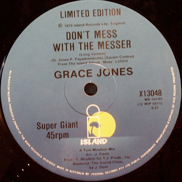 Grace Jones : On Your Knees (12", Ltd)