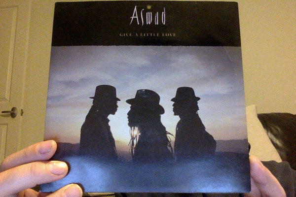 Aswad : Give A Little Love (7&quot;, Single, Ltd)