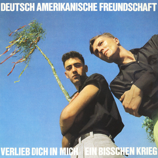 Deutsch Amerikanische Freundschaft : Verlieb Dich In Mich / Ein Bisschen Krieg (12&quot;, Single)