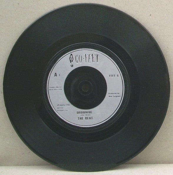 The Beat (2) : Drowning / All Out To Get You (7", Sil)