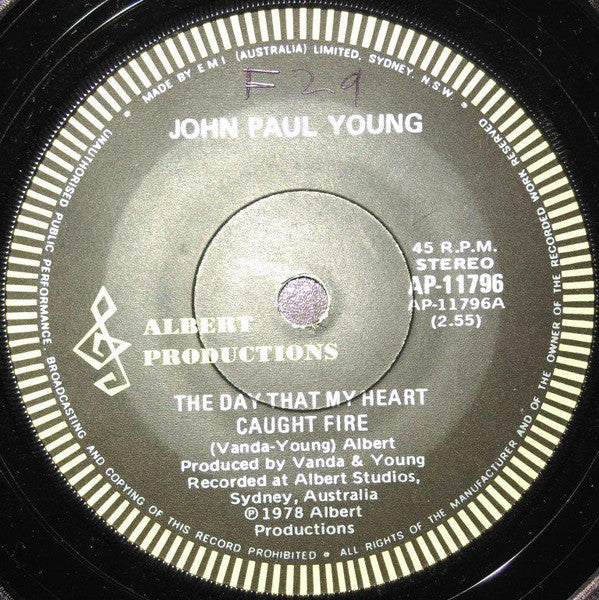 John Paul Young : The Day That My Heart Caught Fire (7", Single)