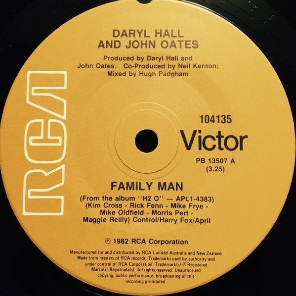 Daryl Hall &amp; John Oates : Family Man (7&quot;)