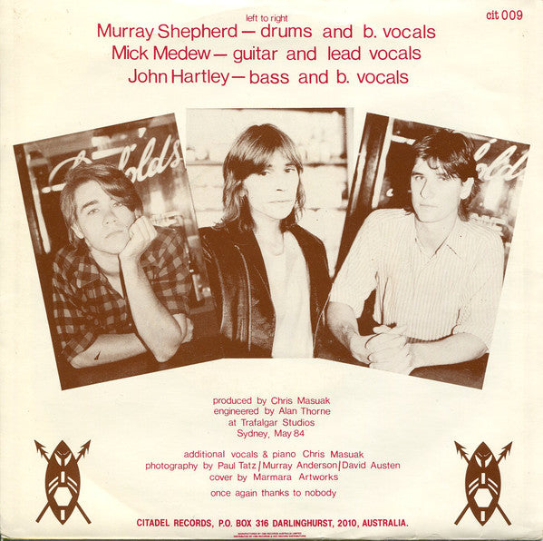 The Screaming Tribesmen : A Stand Alone / Move A Little Closer (7", Single)